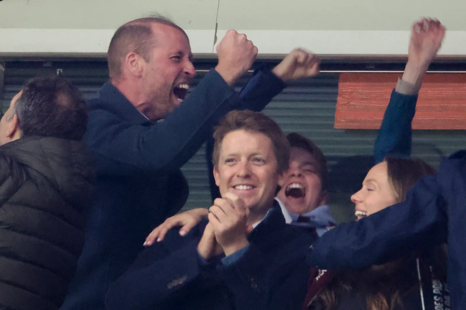 Coupe du monde 2026, Angleterre contre Argentine : le match qui fusionne football et famille royale L'image peut contenir le visage et la personne du prince William, duc de Cambridge, Hugh Grosvenor, 7e duc de Westminster.