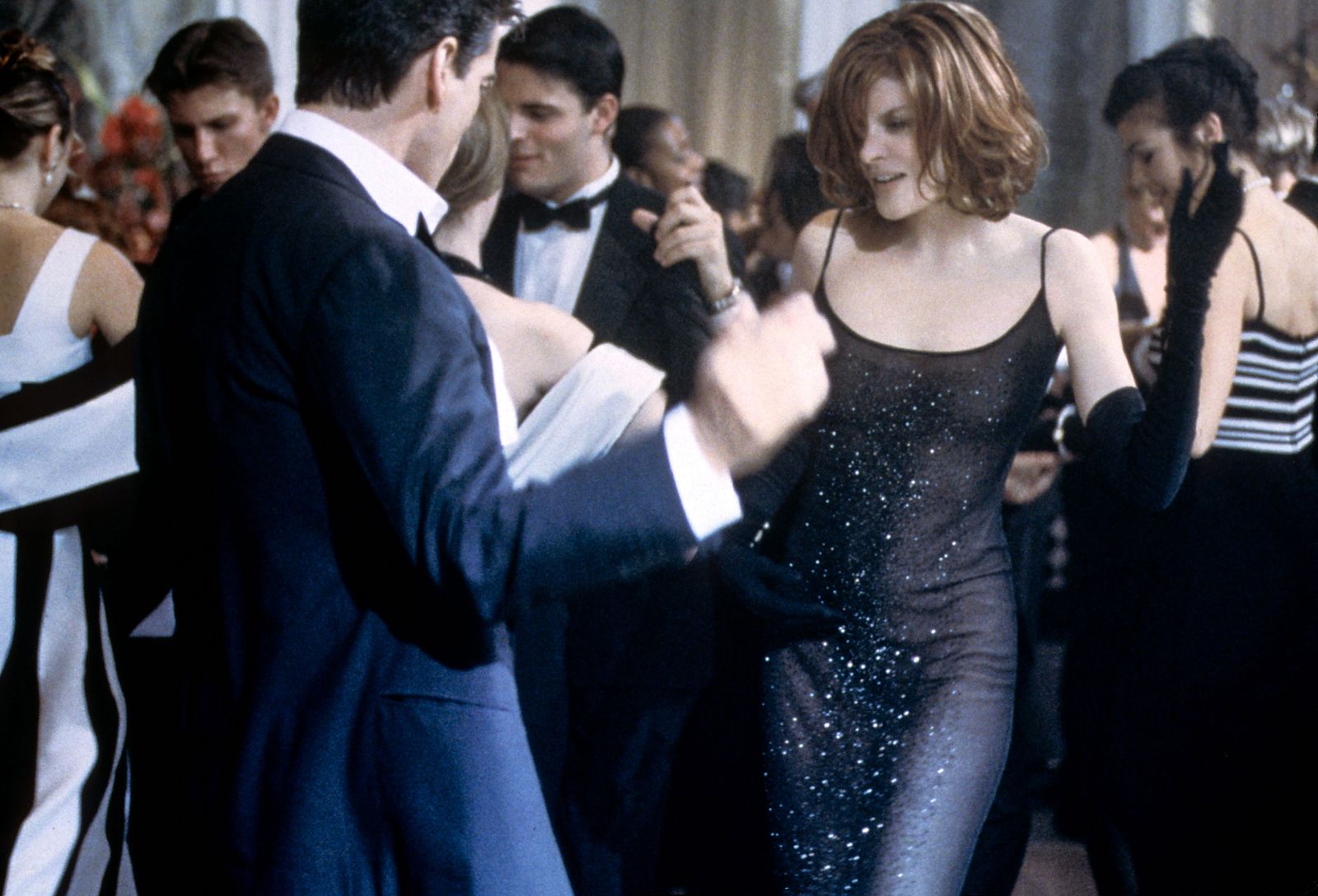 L'image peut contenir Rene Russo Vêtements Tenue de cérémonie Costume Danse Activités de loisirs Personne Adulte Visage et tête
