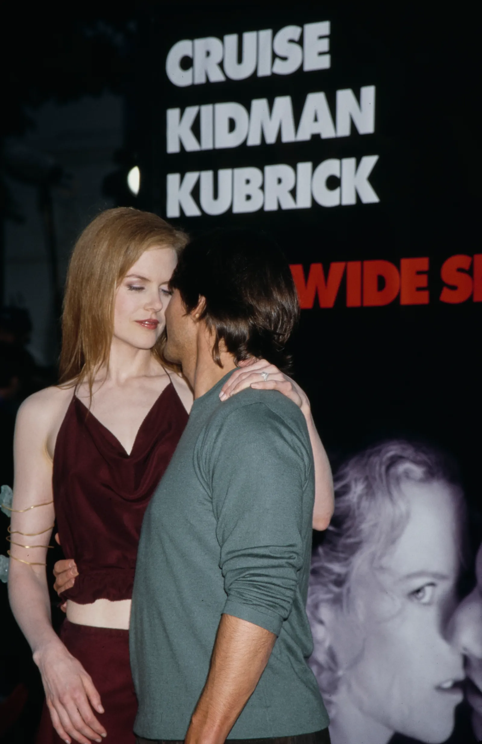 Tom Cruise et Nicole Kidman se sont officiellement séparés il y a 25 ans L'image contient peut-être Nicole Kidman Nicole Kidman Personne adulte Bébé s'embrassant Personnes romantiques Visage Tête et photographie