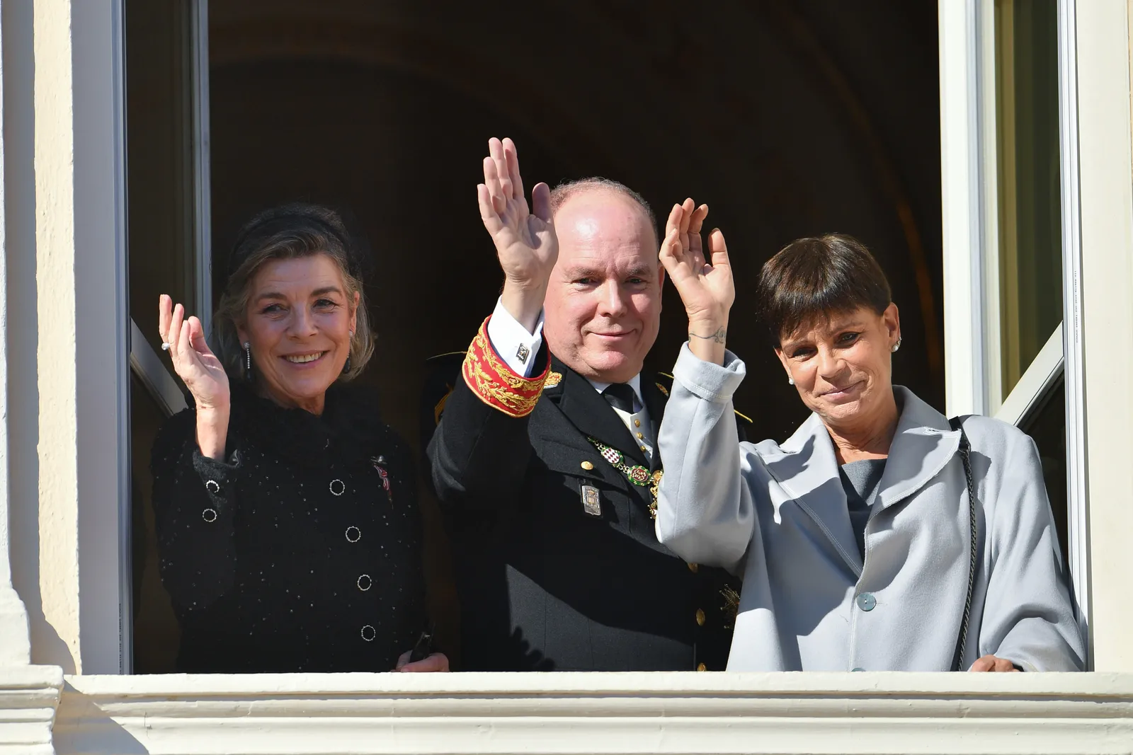 Héritiers sans couronne : les femmes royales qui n'étaient pas autorisées à régner L'image peut contenir Albert II, prince de Monaco, Caroline, princesse de Hanovre, personne adulte, visage et tête