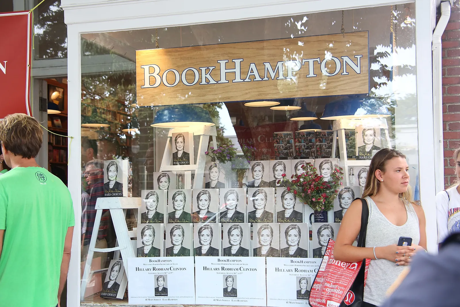 Signature de livre pour Hillary Clinton à BookHampton à East Hampton