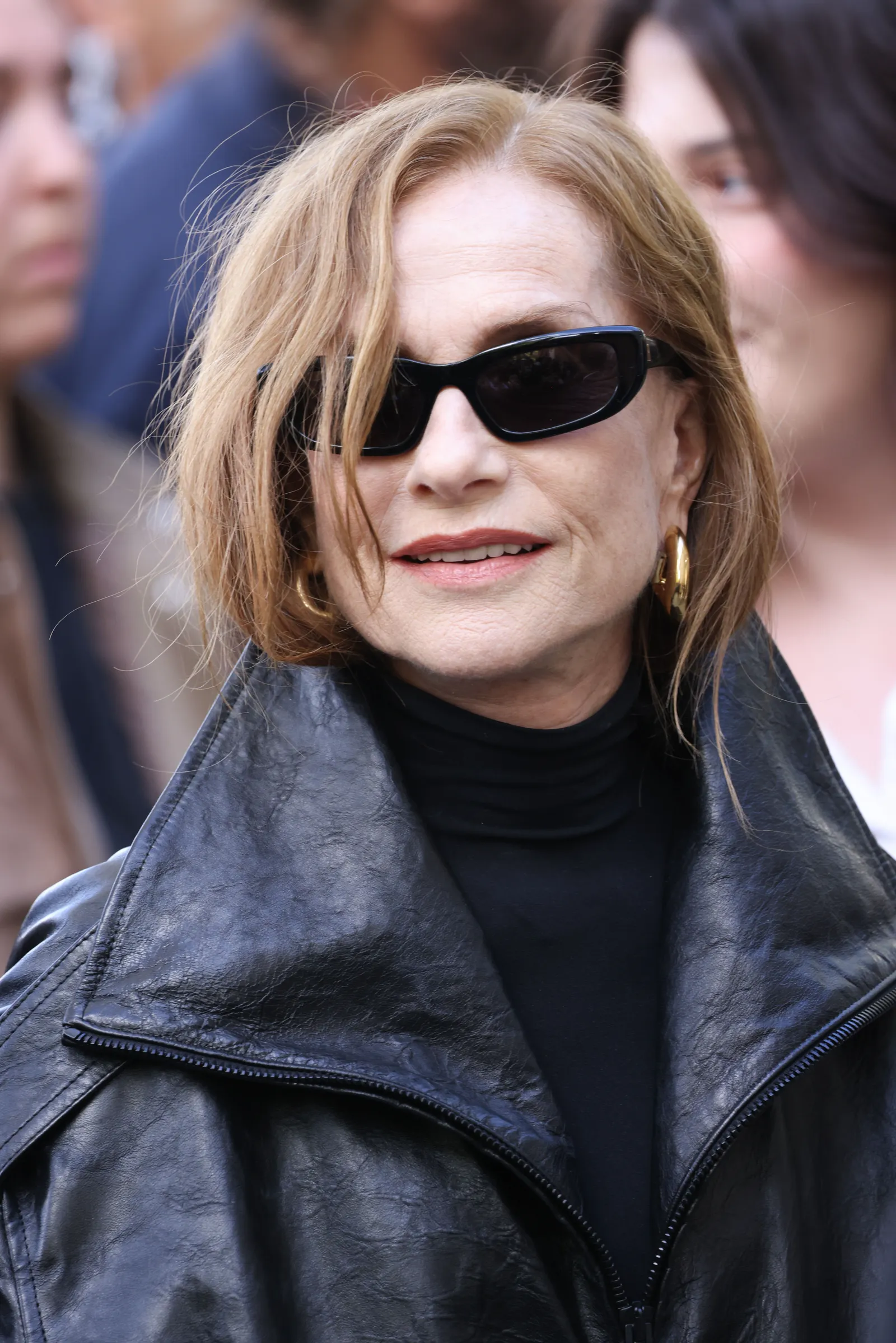 Tous les meilleurs looks des célébrités à la Fashion Week de Paris Isabelle Huppert.