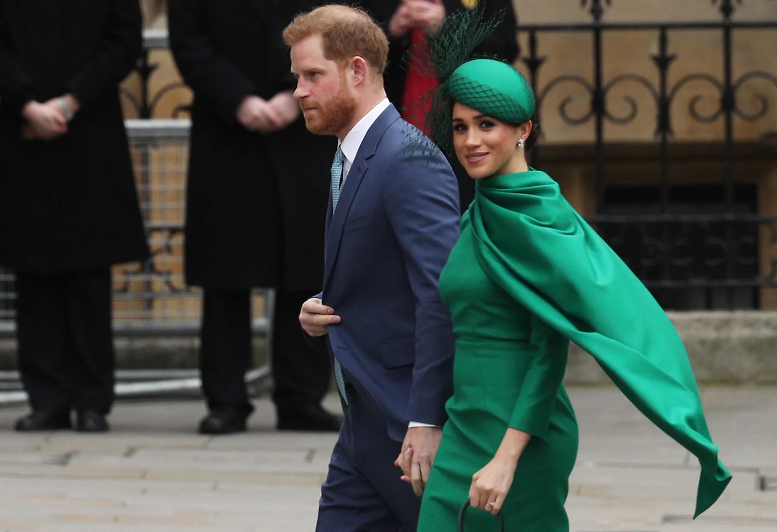 L'image peut contenir le prince Harry, duc de Sussex, Meghan, duchesse de Sussex, personne, vêtements pour adultes, vêtements et costumes de cérémonie.