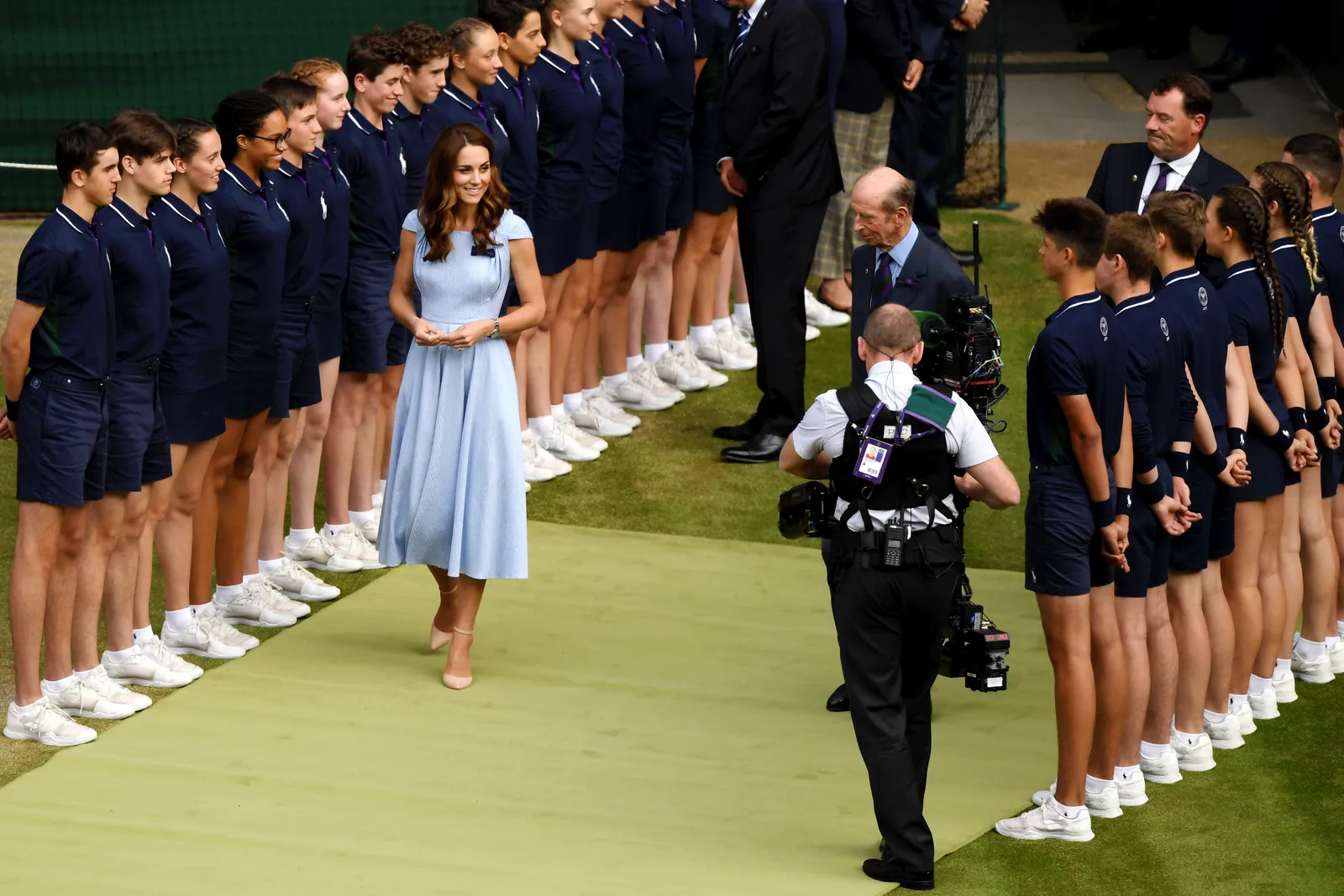 L'image peut contenir le prince Édouard, duc de Kent, Mubariz Mansimov, art Parkinson, Olga Govortsova, personne adulte et vêtements.