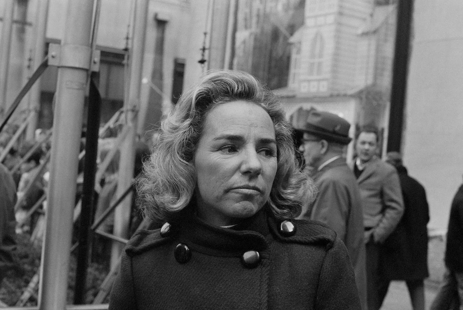 L'image peut contenir Ethel Skakel Kennedy Ahmet Kutsi Tecer Visage Tête Personne Photographie Portrait Vêtements et manteau
