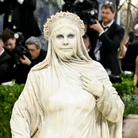 Heidi Klum taquine son dernier costume d'Halloween