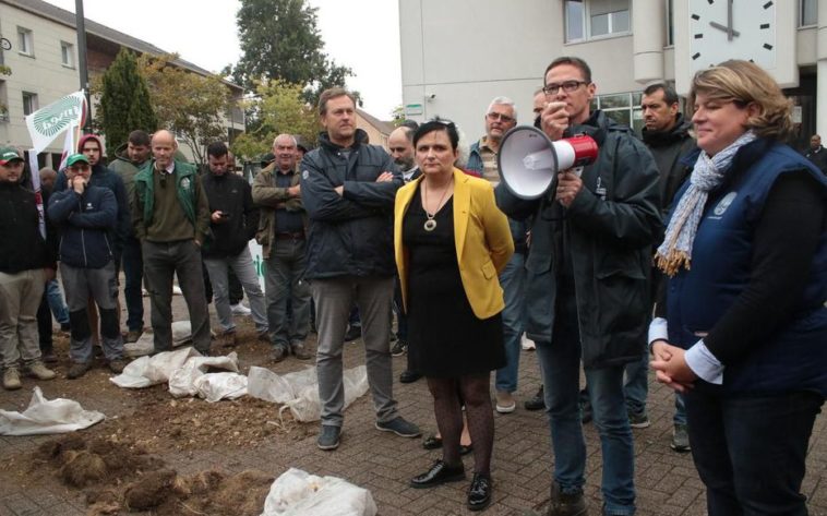 Savigny-le-Temple pesticides manifestant agriculteur