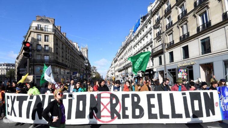 Extinction Rebellion France condamne Roger Hallam