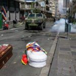 Bolivie : la police lance des gaz lacrymogènes sur un cortège funéraire indigène