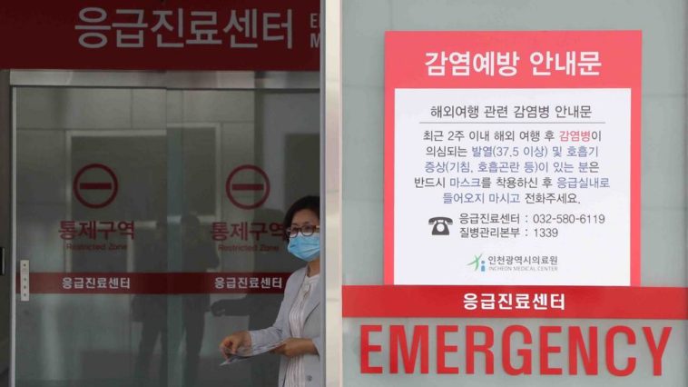 Coronavirus : l’OMS corrige son évaluation de la menace qui passe à « élevée » à l’international