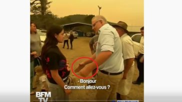 Des Australiens s'en prennent au Premier ministre en visite dans une ville ravagée par les incendies