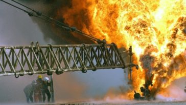 Une agence gouvernementale avertit : l'industrie pétrolière mondiale est au bord de la crise et le monde avec