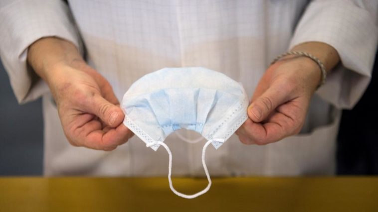 "Il n'y a plus aucun masque, ils ont tous été volés": le coup de colère du chef de service de la pneumologie au CHU de Nice