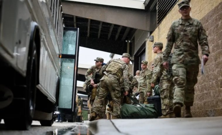 Le Pentagone annonce que les tirs de missiles iraniens ont blessé plus de 100 soldats américains