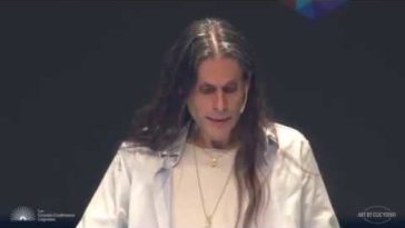 Aurélien Barrau : "On vous demande d'arrêter de faire les sales gosses et d'écouter les données scientifiques!"