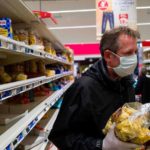 +400% pour les pâtes, +250% pour le papier toilette, +200% pour le sucre... La grande distribution se régale !