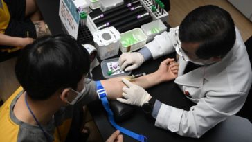 Coronavirus. Un tiers des patients ne développent pas assez d'anticorps pour être immunisés (experts chinois)