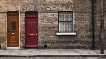 Face à la deuxième vague, l'Irlande du Nord va fermer ses écoles