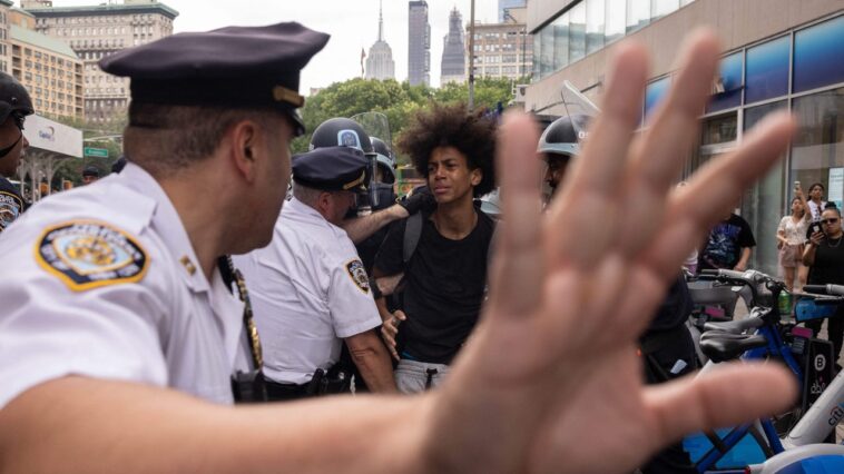 Un influenceur de jeux vidéo aurait incité à une scène de foule violente à New York