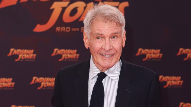 Harrison Ford chante des berceuses à ses plants de basilic pour qu'ils n'aient pas peur de la nuit