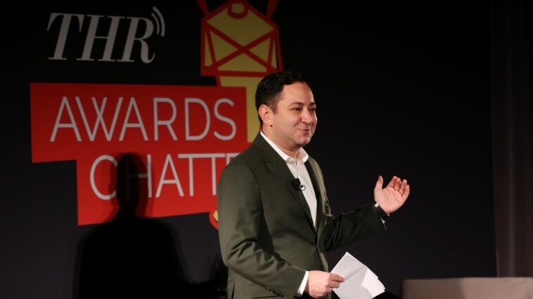 Hollywood Media est en effervescence avec la demande d'accès prioritaire d'un chroniqueur vedette