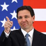 Ron DeSantis est si douloureusement maladroit que les gens qui le méprisent se sentent désolés pour lui : rapport Les moments de campagne les plus gênants de Ron DeSantis