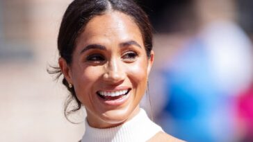 Meghan Markle sourit dans un selfie de déjeuner très pertinent
