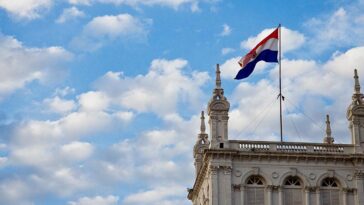 cc Leticia Chamorro, modified, https://flickr.com/photos/07anycolouryoulike/4852010448/in/photolist-q7Qfwk-6vRTVD-2a66hig-2a3rErJ-2i1Xz3-2hCzk14-2hCCdsw-cfsegN-2hCzk6V-2hCDbgG-2ge1noW-VxFGLy-qTrCw-73HNTH-28GdsjV-xog6WK-a7YiCv-5gZmKK-a96RWZ-fwxYQ-6bvnkc-W71jjN-Vqojtp-WGcdVa-2kLYGh7-nbFt1g-2o2zTUM-rhvrzr-8oKPEy