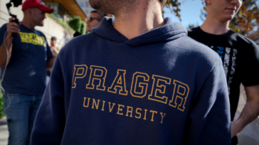 PragerU : Vous venez dans une école publique près de chez vous ?