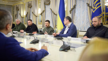 cc President Of Ukraine from Україна, modified, https://commons.wikimedia.org/wiki/File:President_of_Ukraine_had_a_meeting_with_Minister_of_Foreign_Affairs_of_the_Kingdom_of_Saudi_Arabia._(52712271677).jpg