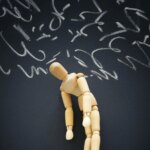 Augmentation « sans précédent » – Les diagnostics de TDAH montent en flèche au Royaume-Uni Stressed Wooden Dummy ADHD