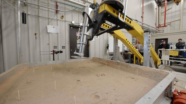 JPL Engineer Abel Dizon