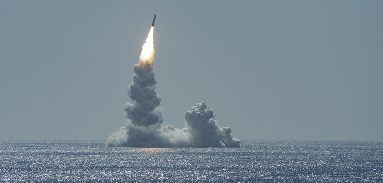 cc US Navy, modified, Trident II (D5LE) test launch