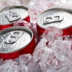 La consommation quotidienne de boissons sucrées est liée à un risque accru de cancer du foie et de maladie hépatique chronique Soda Cans