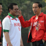 La fin de Bebas Aktif ? La politique étrangère de l'Indonésie à la croisée des chemins cc Cabinet Secretary of the Republic of Indonesia, modified, https://commons.wikimedia.org/wiki/File:President_Joko_Widodo_talks_with_his_subordinates_before_playing_basketball.jpg