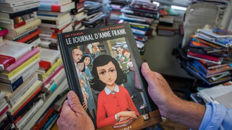 Montrer aux élèves de huitième année une adaptation primée du journal d'Anne Frank est désormais un délit passible de poursuites au Texas Montrer aux élèves de huitième année une adaptation primée du journal d'Anne Frank est désormais un délit passible de poursuites au Texas