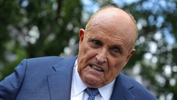 Rudy Giuliani doit filmer 4 186 camées pour payer les avocats qui le poursuivent pour des factures juridiques impayées