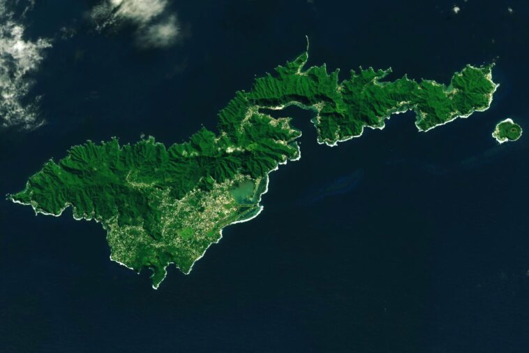 Trouble tectonique : la NASA mesure le naufrage des terres aux Samoa américaines Landsat Image of American Samoa’s Tutuila Island