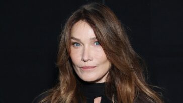 Carla Bruni révèle son diagnostic de cancer du sein