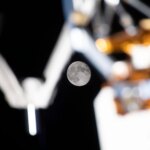 Combinaisons spatiales, recherche et travail sur tapis roulant – L’équipage de la Station spatiale se prépare pour deux sorties dans l’espace