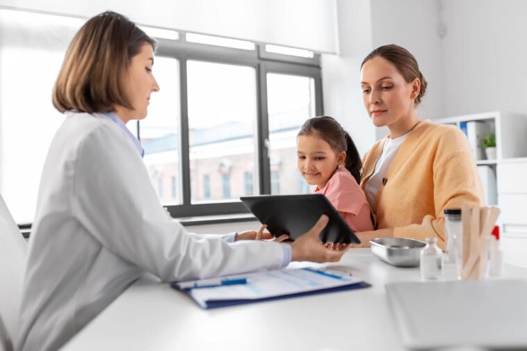 Détection de l'autisme via une application pour tablette : un changement dans le dépistage précoce ? Doctor Mother Child Tablet