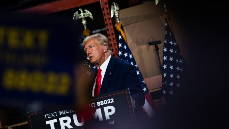 Donald Trump, défenseur de la classe ouvrière, dit aux travailleurs de l'automobile en grève qu'ils ne « font pas de piquet pour la bonne chose » Donald Trump, défenseur de la classe ouvrière, dit aux travailleurs de l'automobile en grève qu'ils ne « font pas de piquet pour la bonne chose »