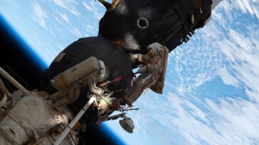 Expédition 70 sur l'ISS : préparation à la sortie dans l'espace, problèmes de liquide de refroidissement, systèmes CEVIS et études CIPHER