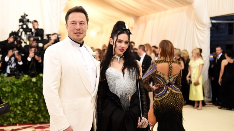 Grimes fait le premier pas vers l'établissement d'une relation parentale avec trois enfants avec Elon Musk