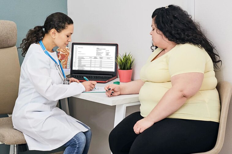 Gros mais en forme ? Un expert se prononce sur « l’obésité métaboliquement saine » Doctor Nutritionist Obese Patient