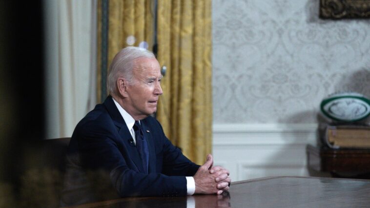Joe Biden pense toujours que les États-Unis peuvent être un « phare pour le monde »