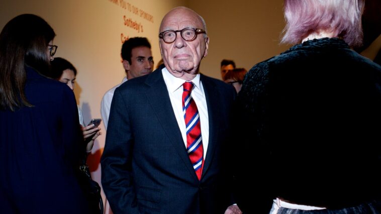 La retraite de Rupert Murdoch a stupéfié les initiés de Fox : "Je n'aurais jamais pensé qu'il le ferait"