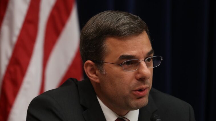 L'ancien représentant Justin Amash rapporte que des proches ont été tués lors d'une grève contre une église à Gaza