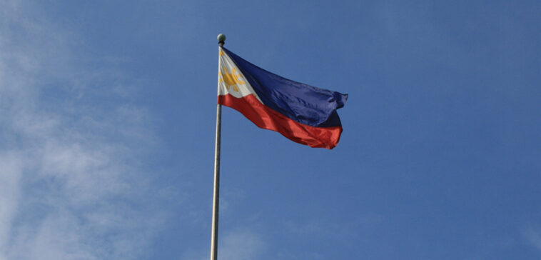 cc Gary Todd, modified, https://www.flickr.com/photos/101561334@N08/10600722766/in/photostream/