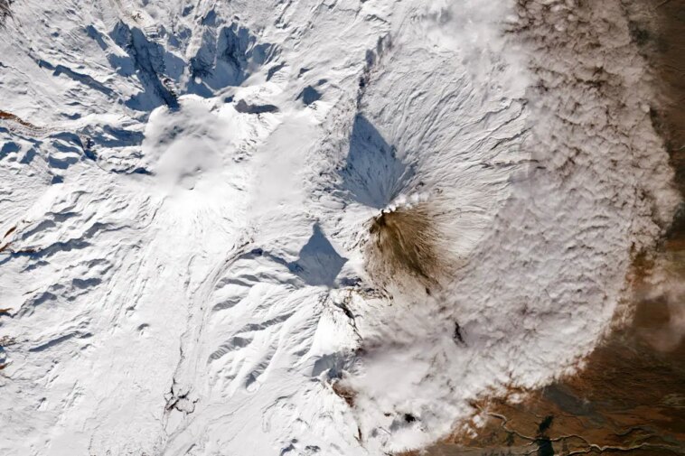 Les géants agités de Russie : les volcans du Kamtchatka en action